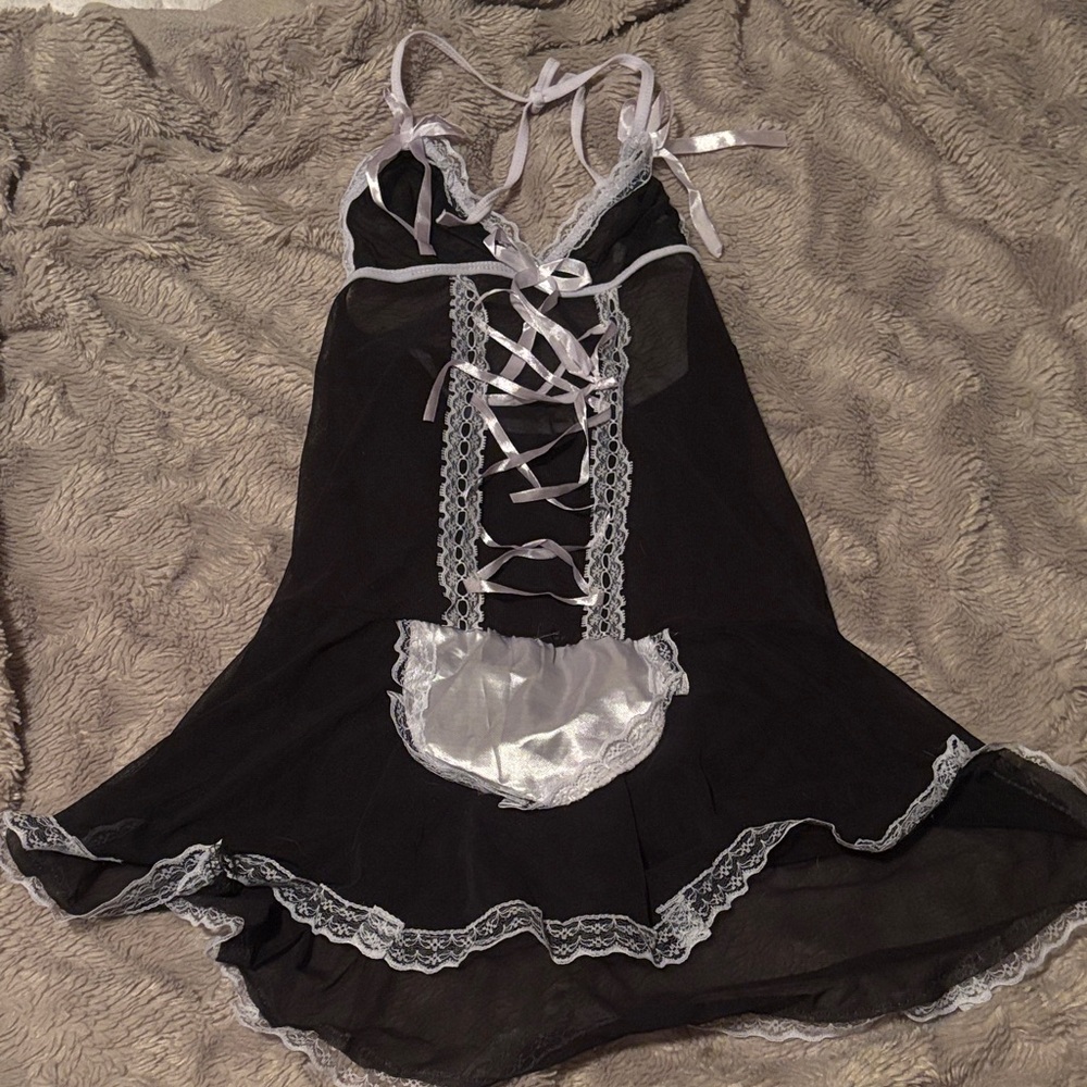 Elegant Black and White Lace Chemise